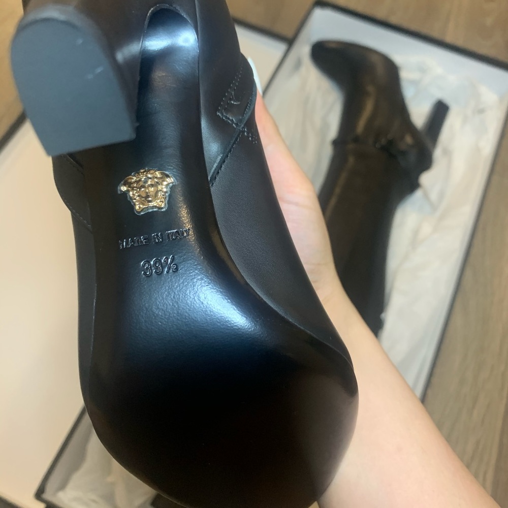 Versace knee high boots never worn